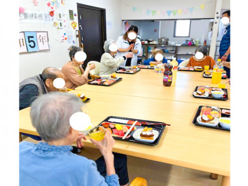 お食事の様子