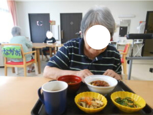 お食事の様子